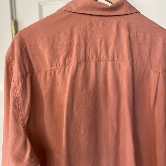 Tommy Bahama Tropic Isles 100% Silk Textured Camp Shirt, Mango, Size Medium - Picture 12 of 13